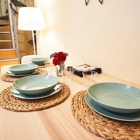 Apartment Escoberos Courtyard Duplex By Valcambre Seville